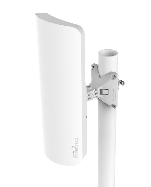 Antena Sectorial de 15dBi con Angulo de Apertura de 120° con un rango de 5.17 - 5.825GHz