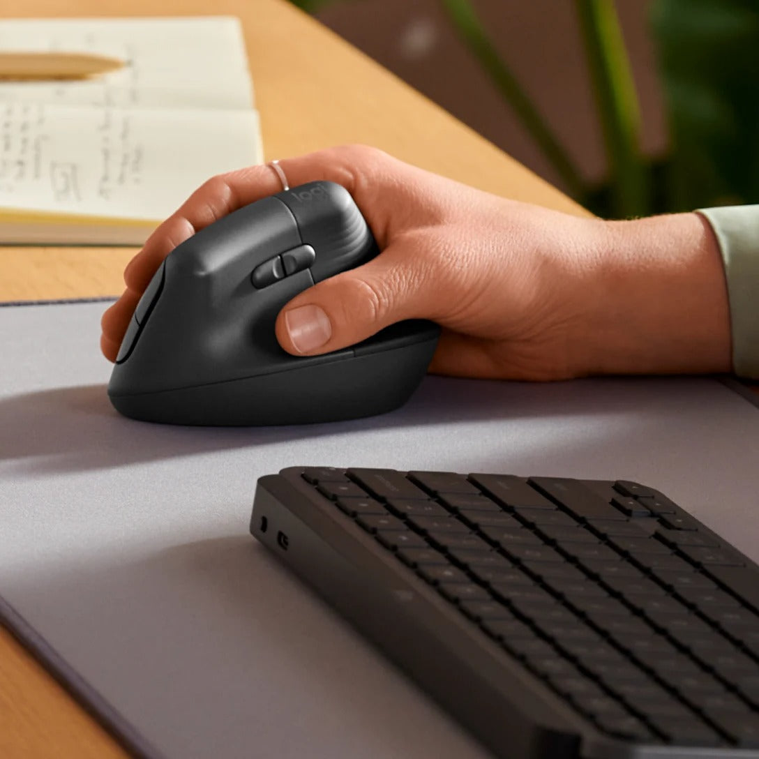 MOUSE LOGITECH LIFT VERTICAL WIRELESS/BT BLACK (910-006466)-P