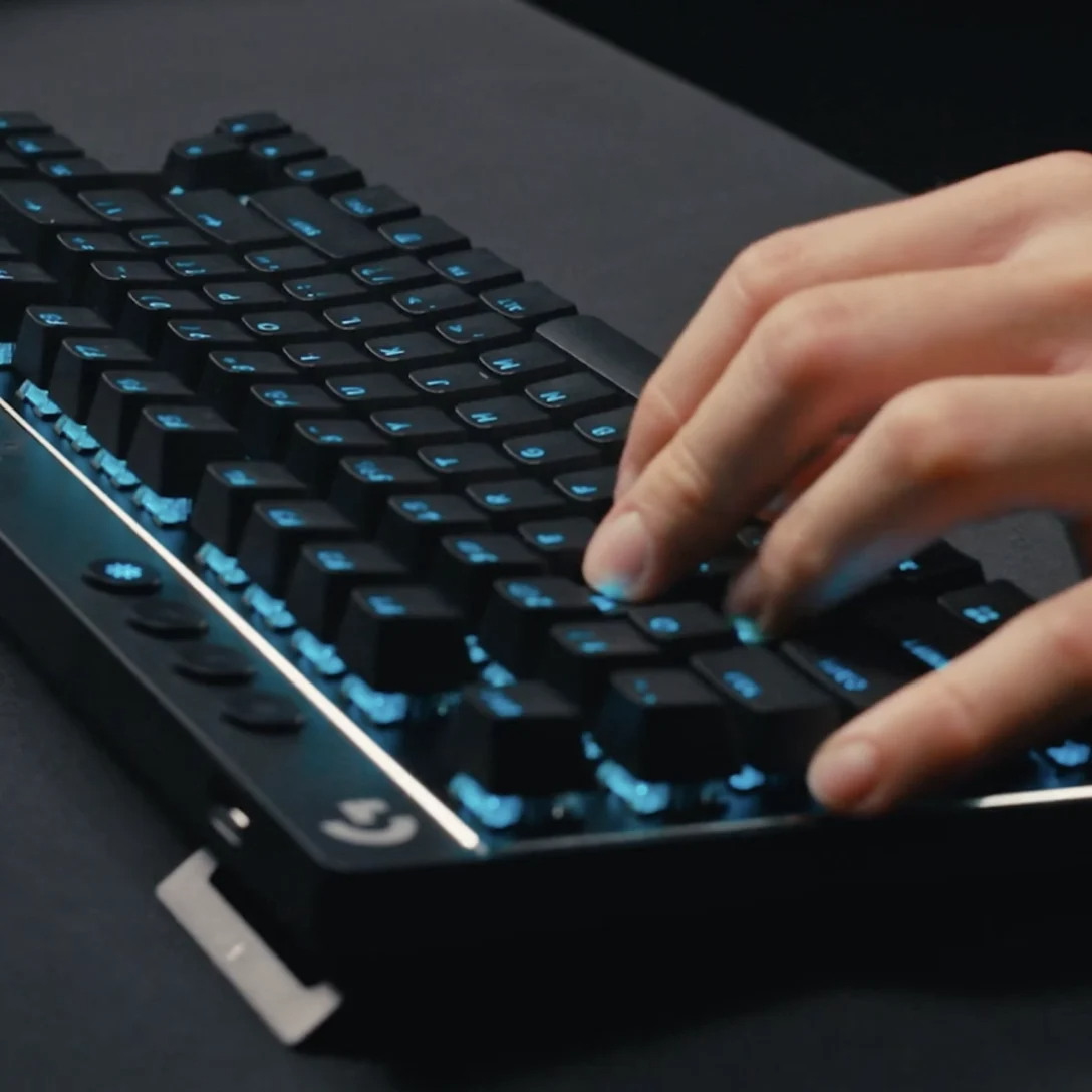 TECLADO LOGITECH PRO X TKL LIGHTSPEED USB WHITE (920-012143)-P